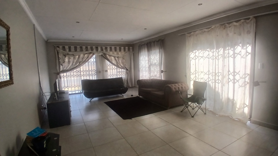 4 Bedroom Property for Sale in Heidedal Free State